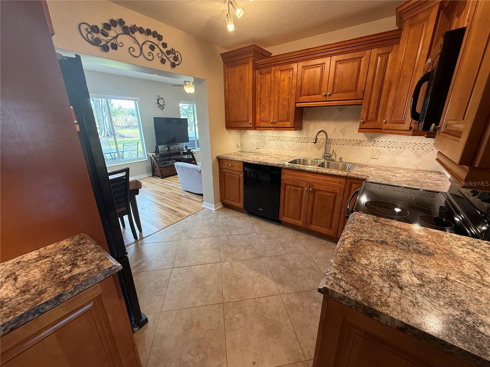 ON TOP OF THE WORLD - Residential