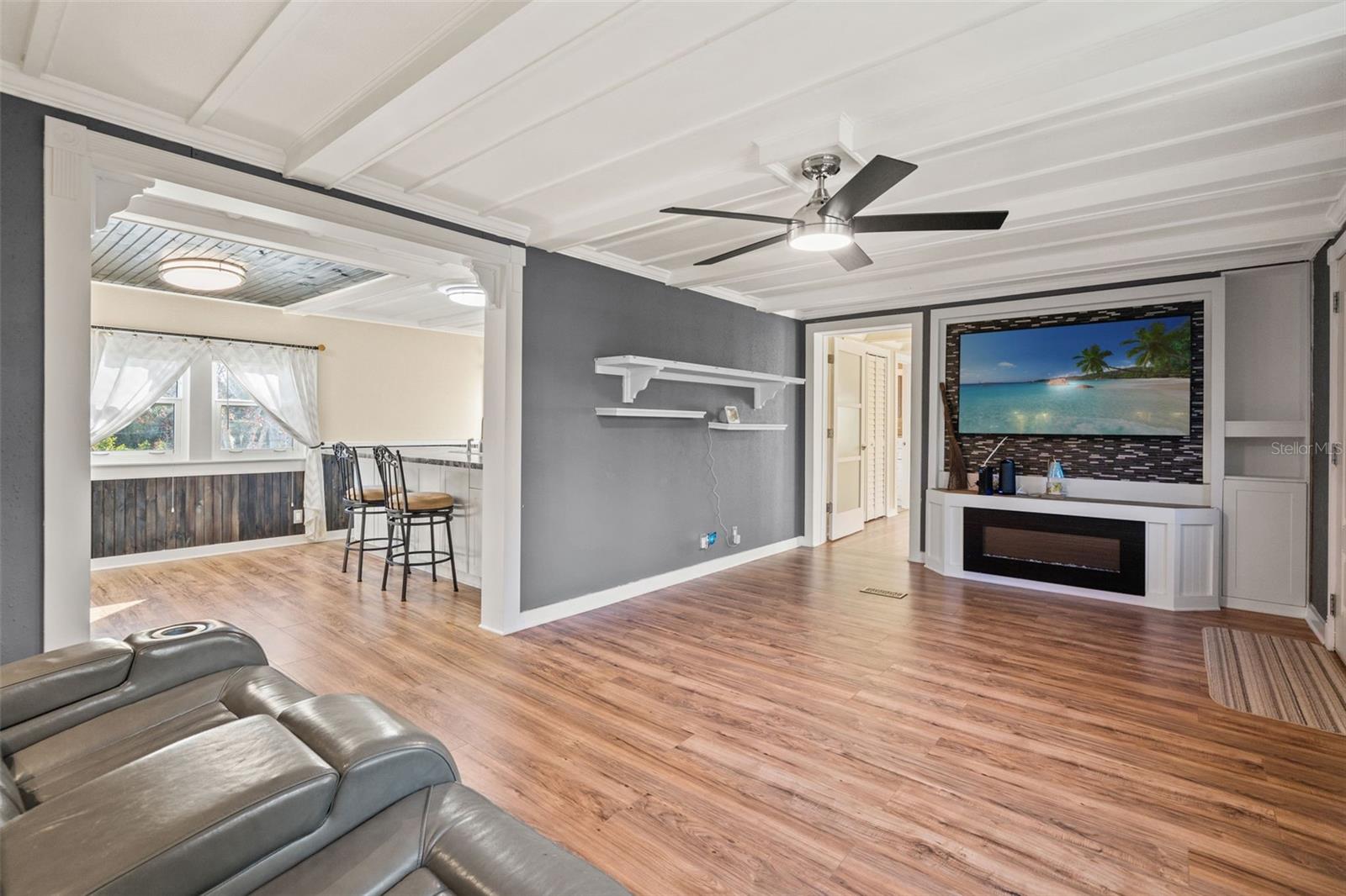 WEEKI WACHEE GARDENS - Residential