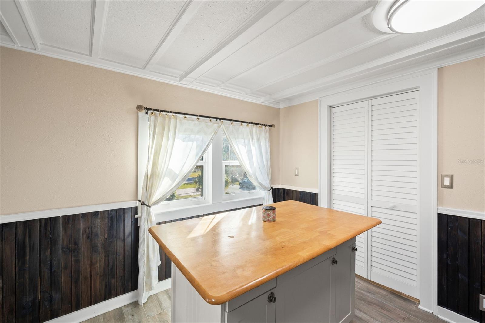 WEEKI WACHEE GARDENS - Residential