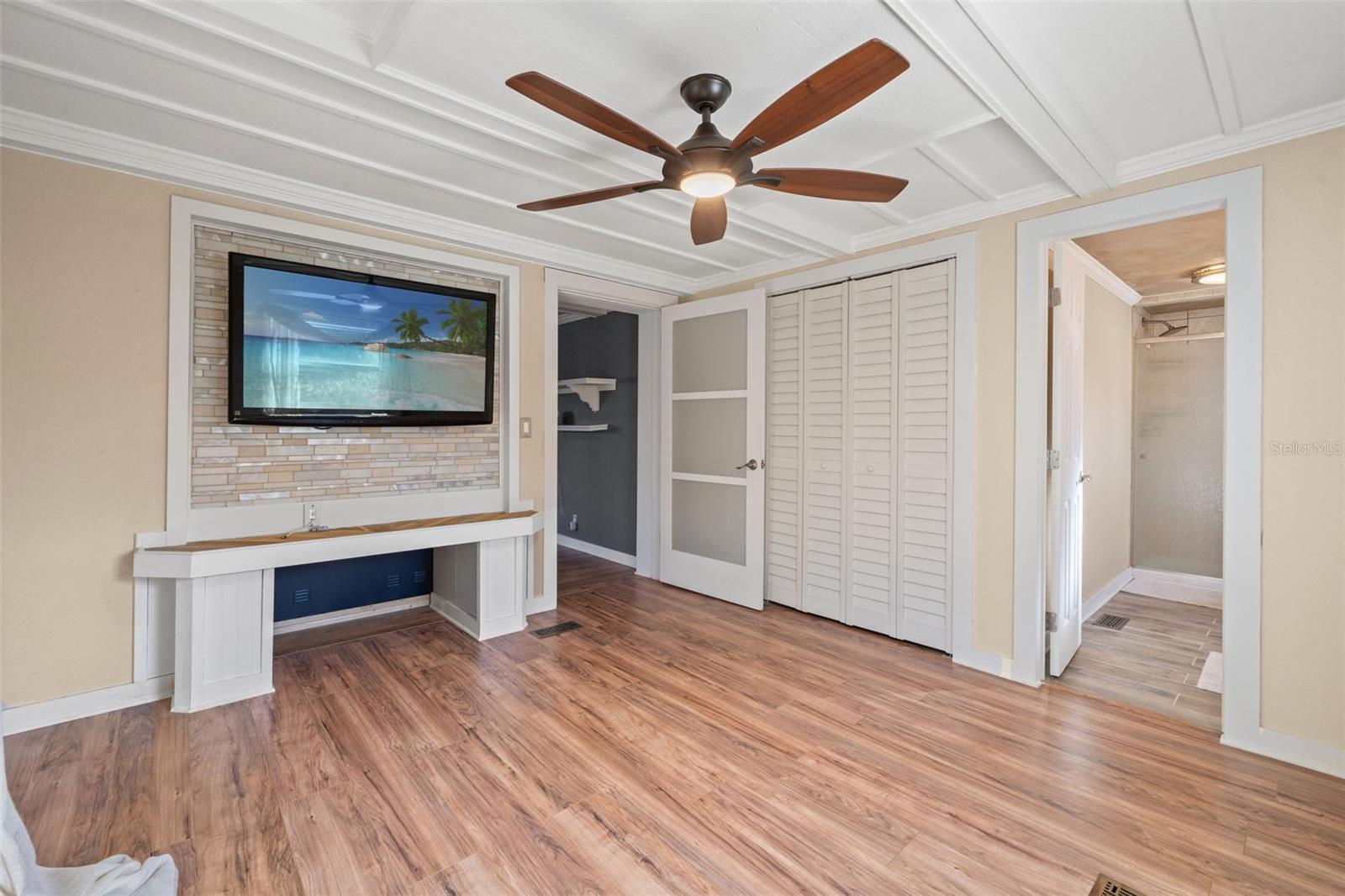 WEEKI WACHEE GARDENS - Residential