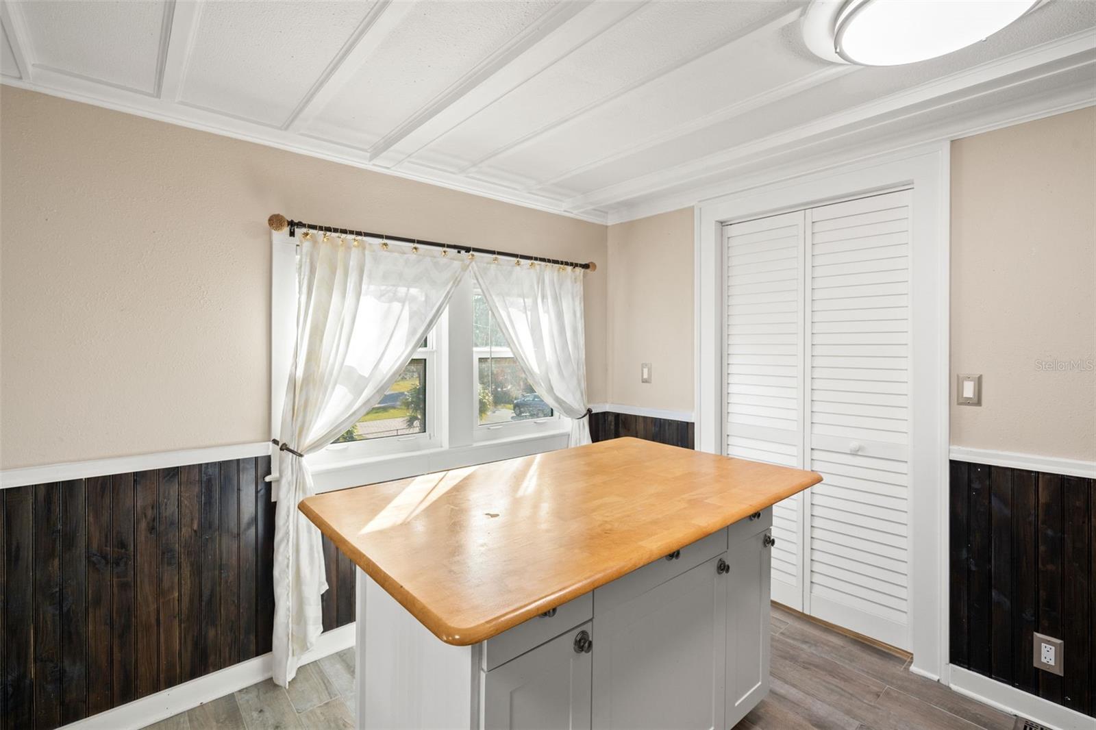 WEEKI WACHEE GARDENS - Residential