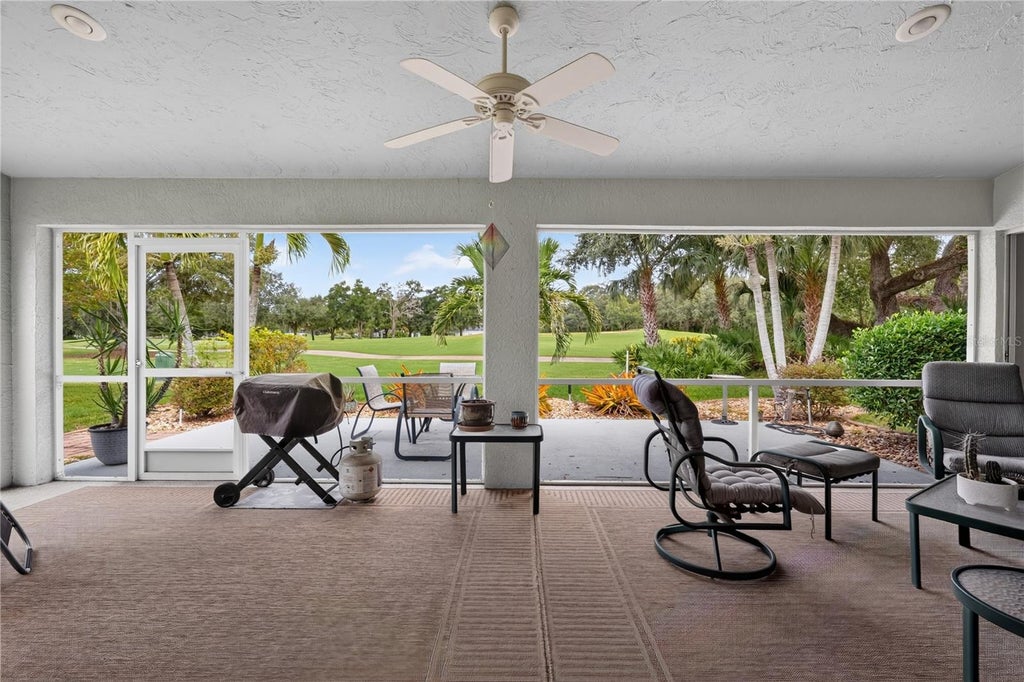 Photo of 6905 Stone River Rd, Bradenton, FL 34203 (MLS # A4708418)