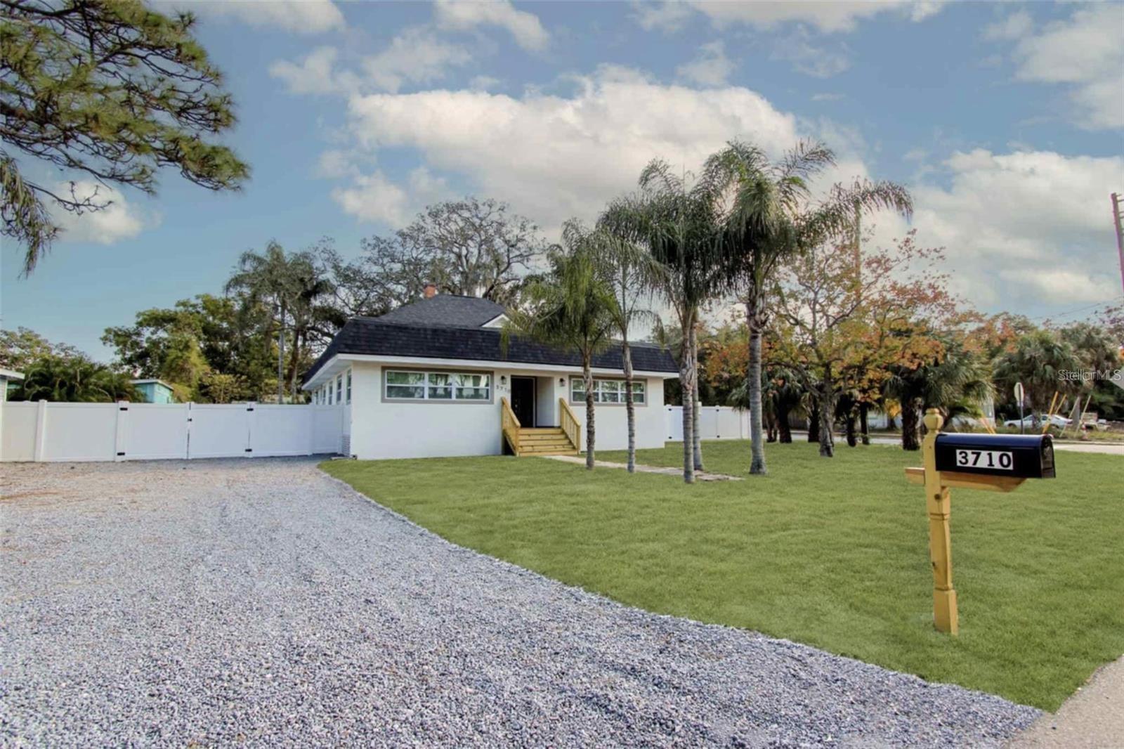 3710 DE SOTO BOULEVARD