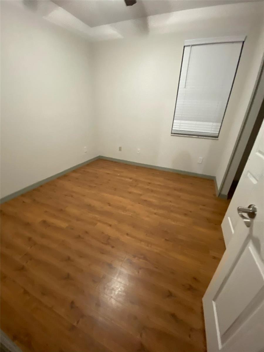 OAKS 2 THE - Residential