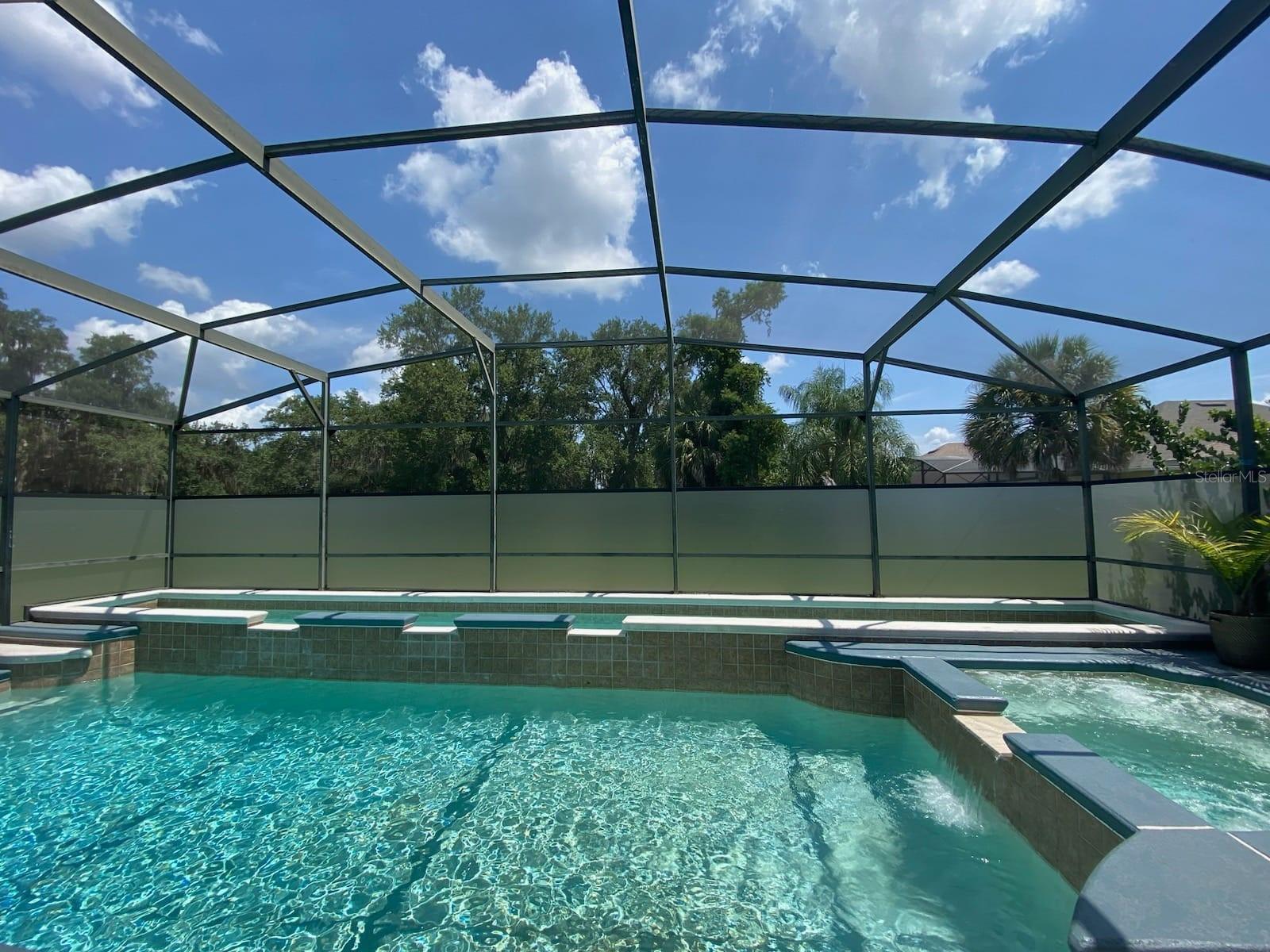 OAKS 2 THE - Residential