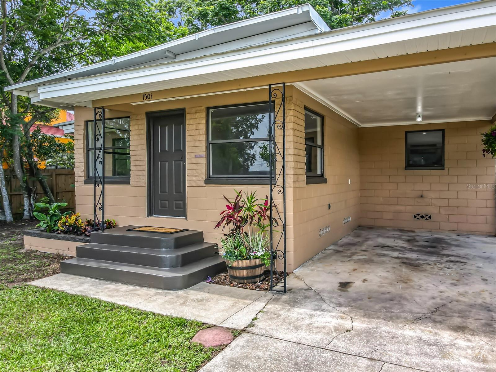 1501 HIGHLAND AVENUE