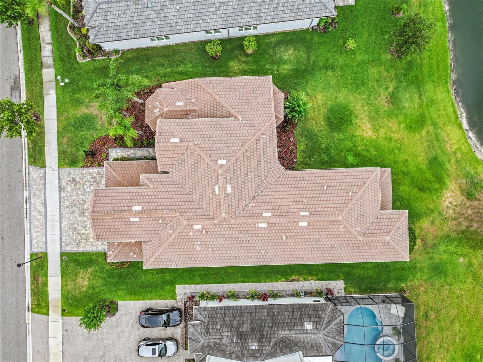 2724 COCO PALM CIRCLE