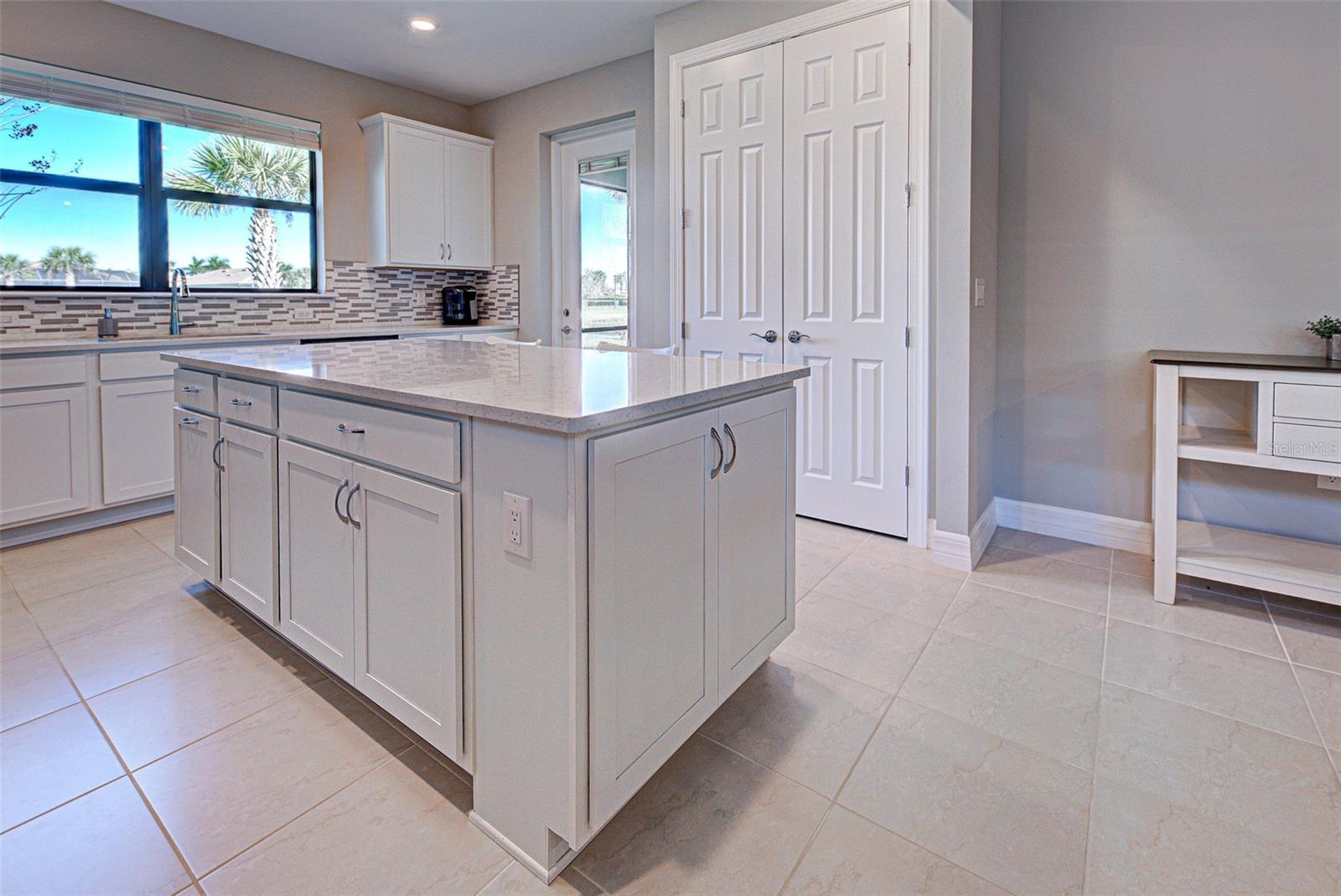 ISLANDWALK/THE WEST VLGS PH 6 - Residential