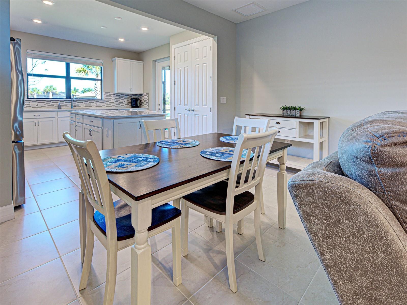 ISLANDWALK/THE WEST VLGS PH 6 - Residential