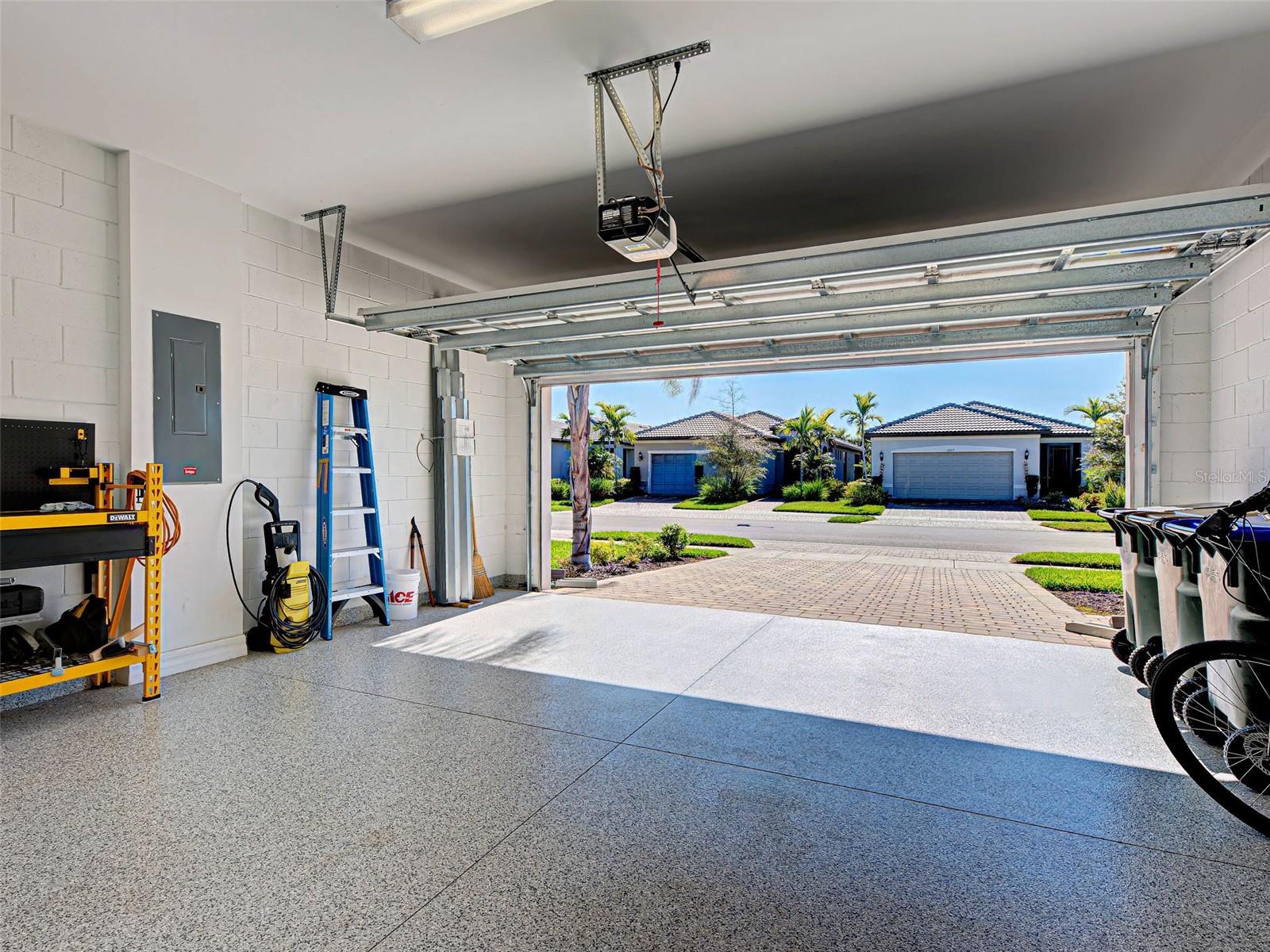 ISLANDWALK/THE WEST VLGS PH 6 - Residential