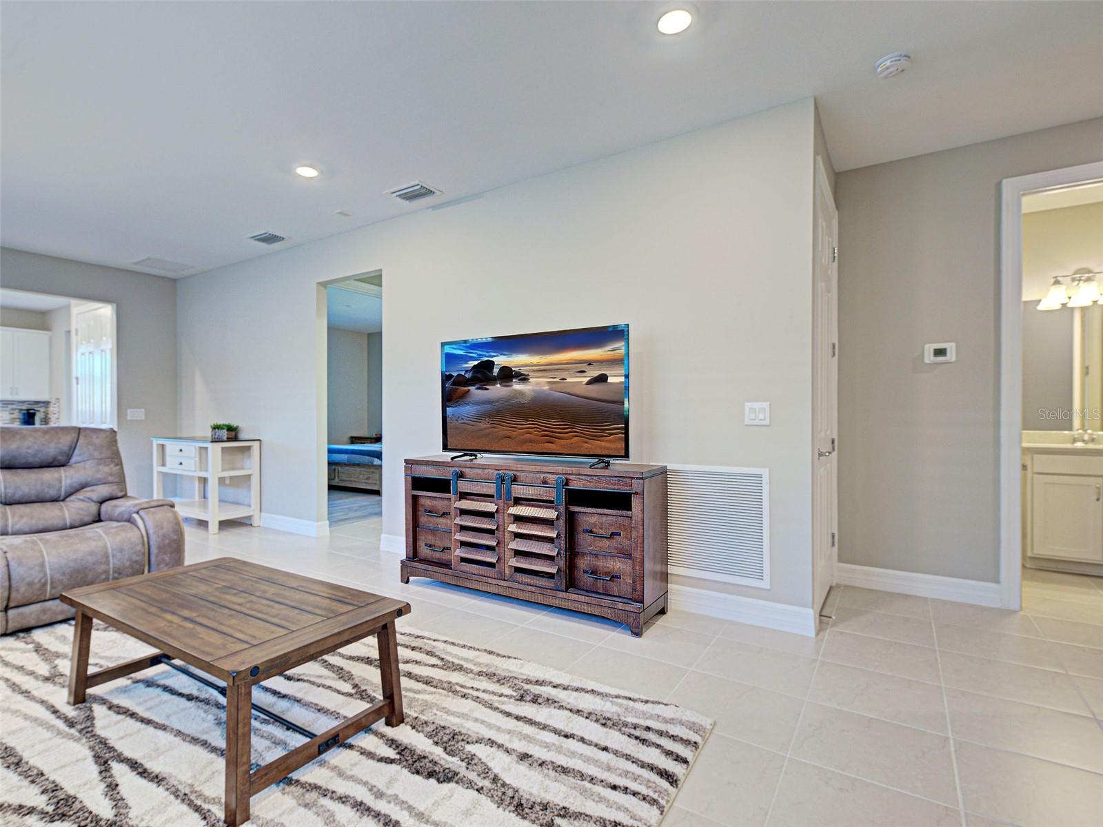 ISLANDWALK/THE WEST VLGS PH 6 - Residential