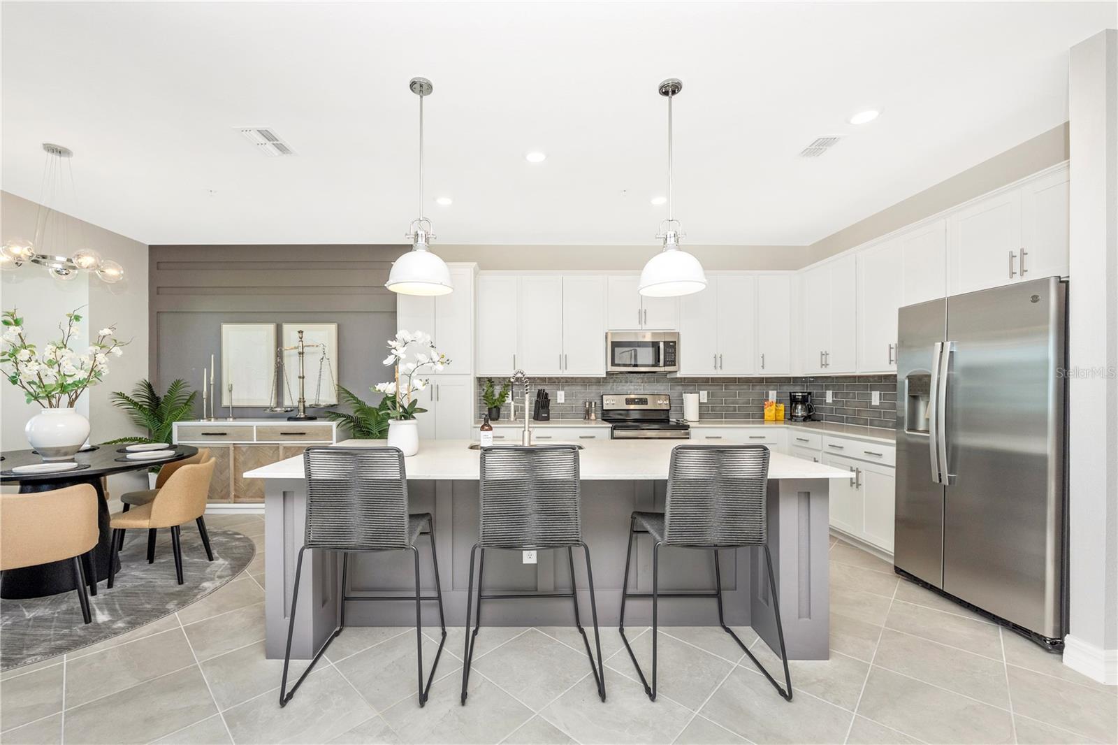 WELLEN PARK GOLF & COUNTRY CLUB - Residential Lease