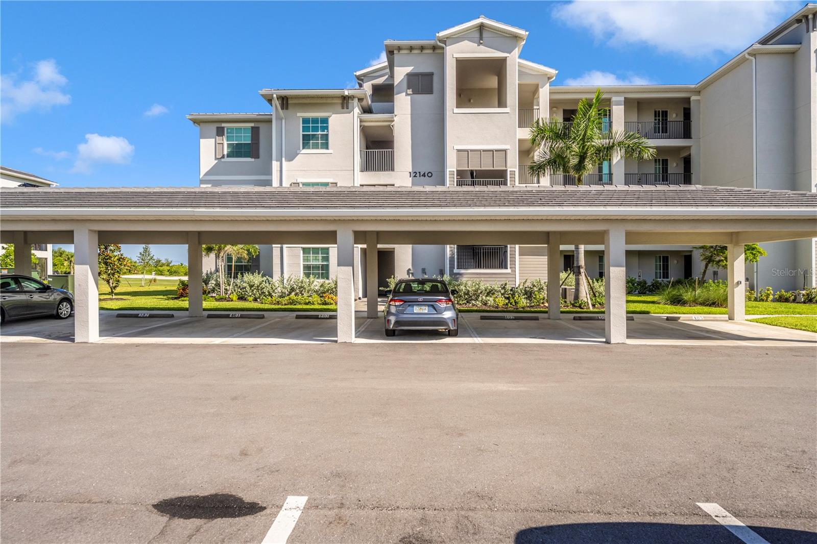 WELLEN PARK GOLF & COUNTRY CLUB - Residential Lease