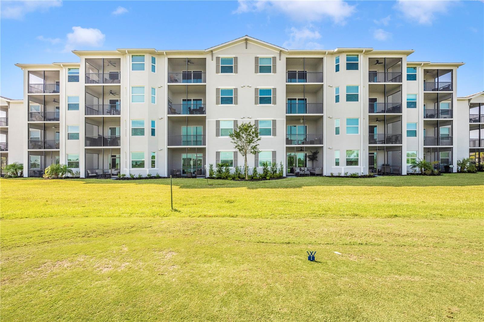 WELLEN PARK GOLF & COUNTRY CLUB - Residential Lease
