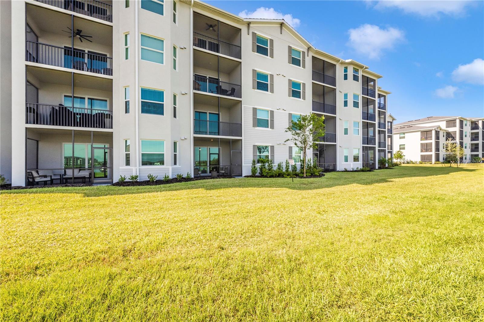 WELLEN PARK GOLF & COUNTRY CLUB - Residential Lease