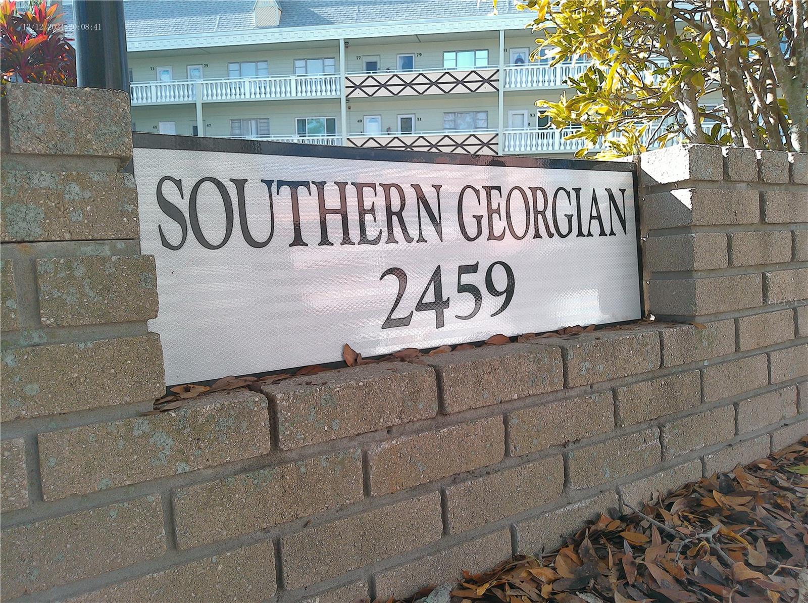 ON TOP OF THE WORLD - Residential