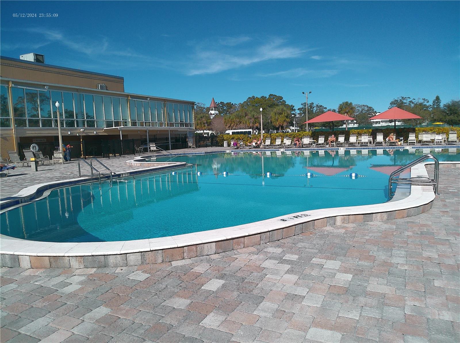 ON TOP OF THE WORLD - Residential