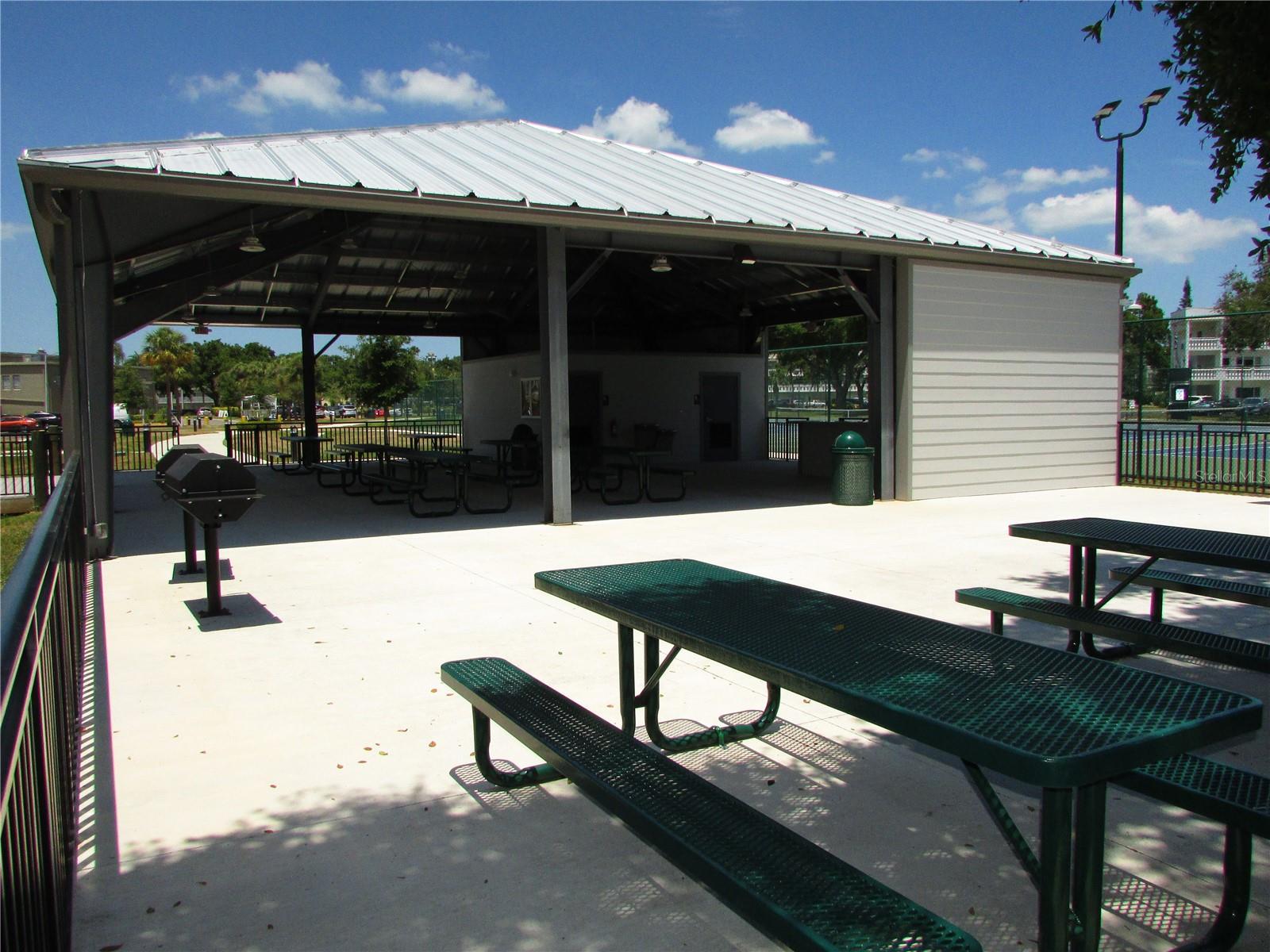 ON TOP OF THE WORLD - Residential