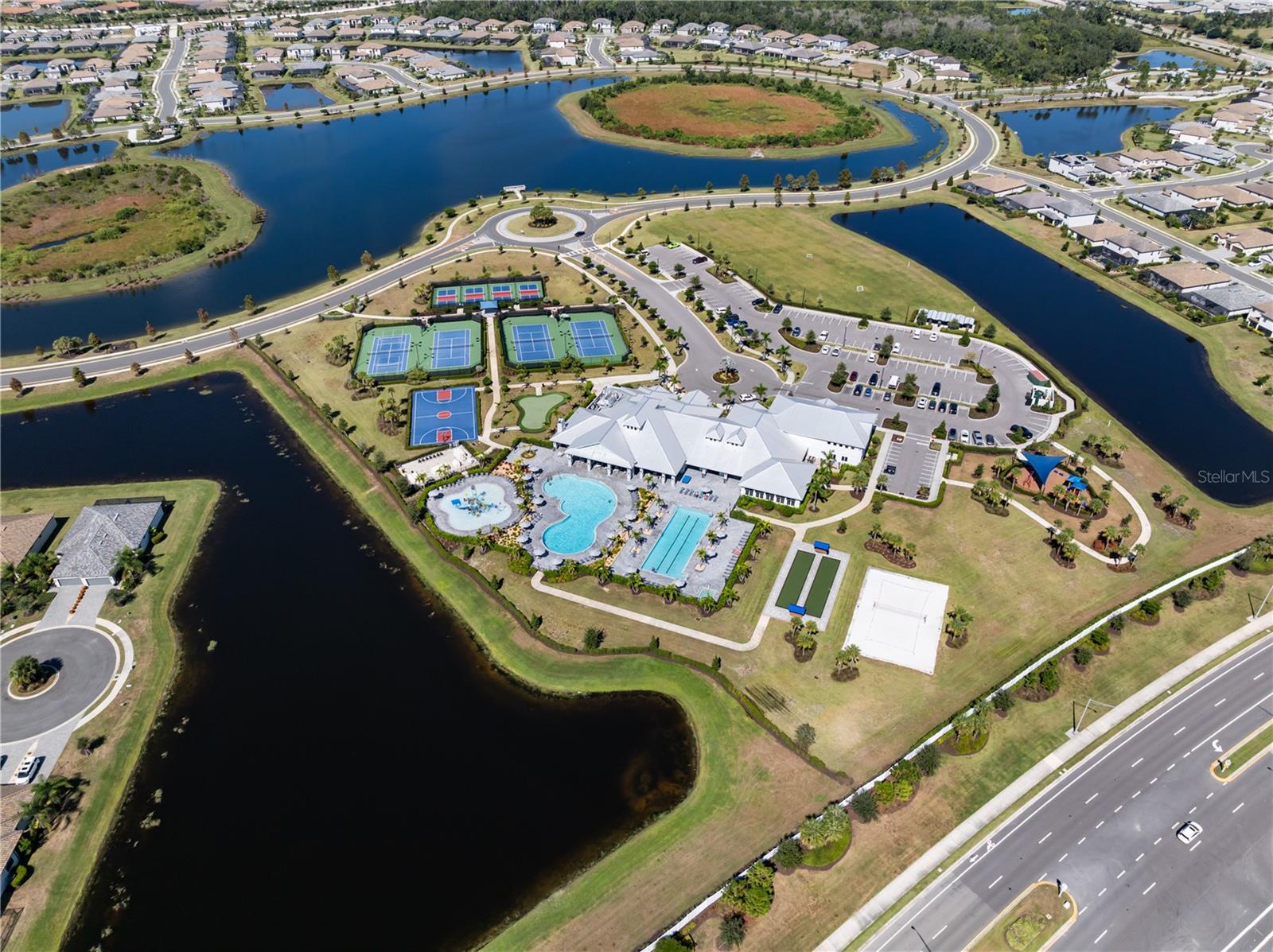 LORRAINE LAKES - Residential