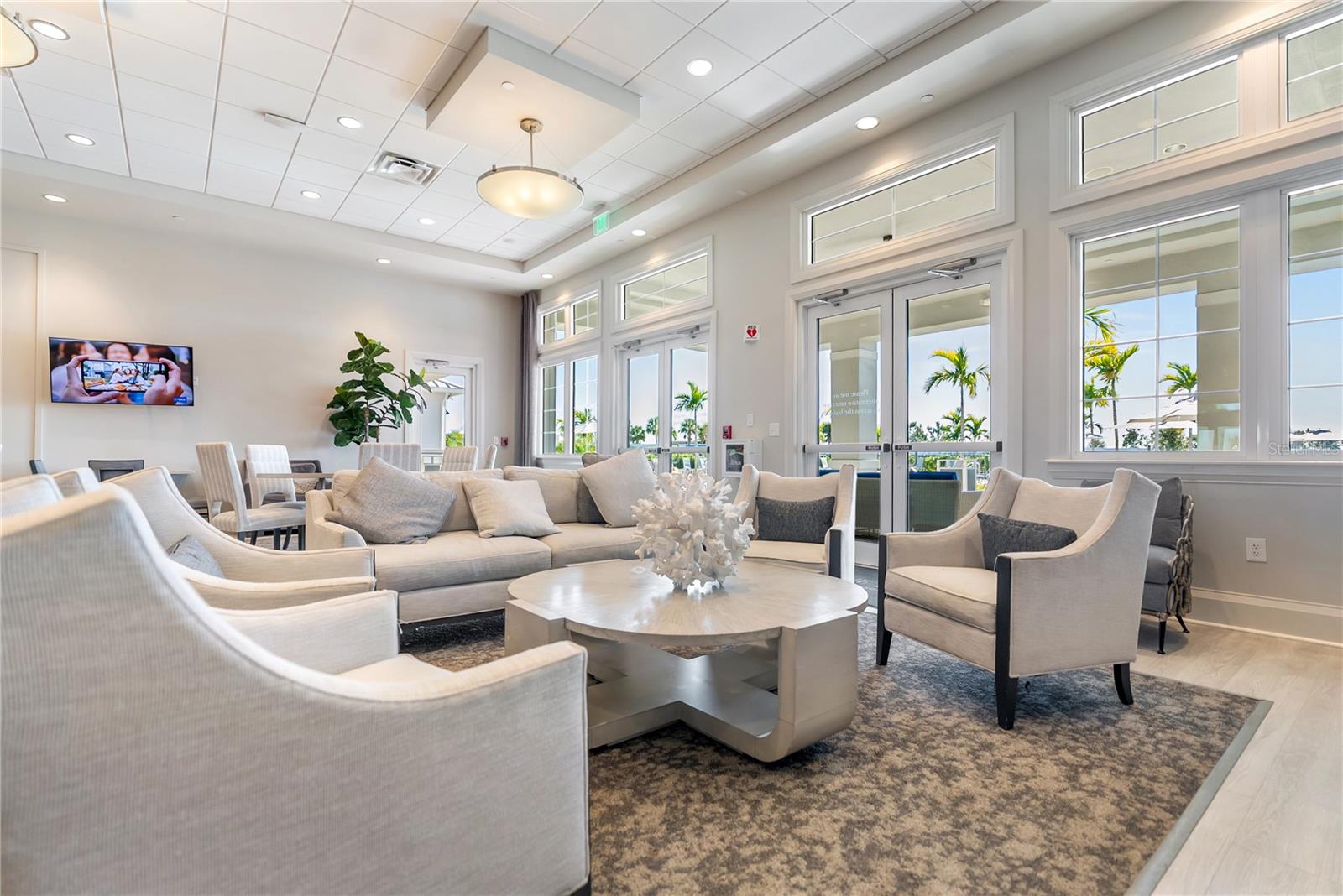 LORRAINE LAKES - Residential