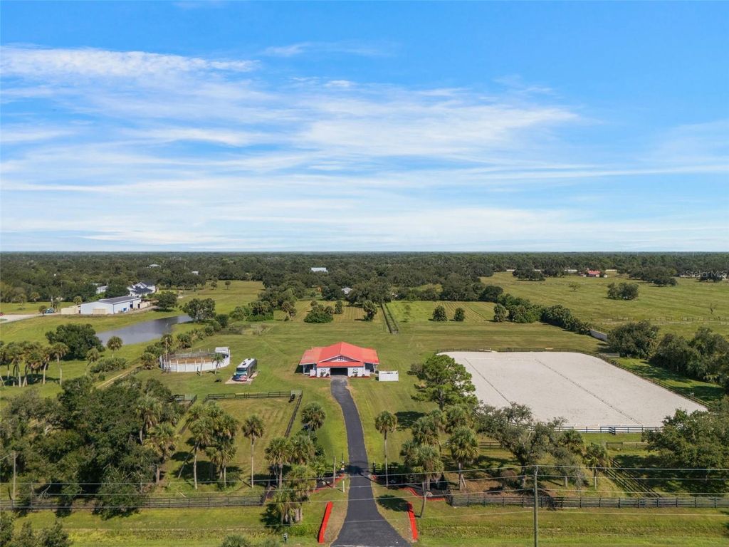 Photo of 806 N Jackson Road, Venice, FL 34292 (MLS # A4666410)