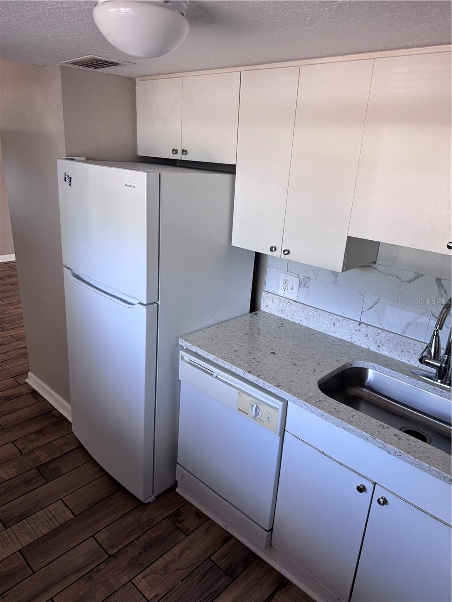 GARDEN WALK PH 1 - Residential Lease