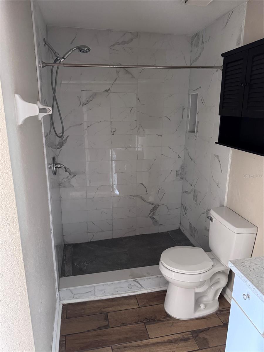 GARDEN WALK PH 1 - Residential Lease