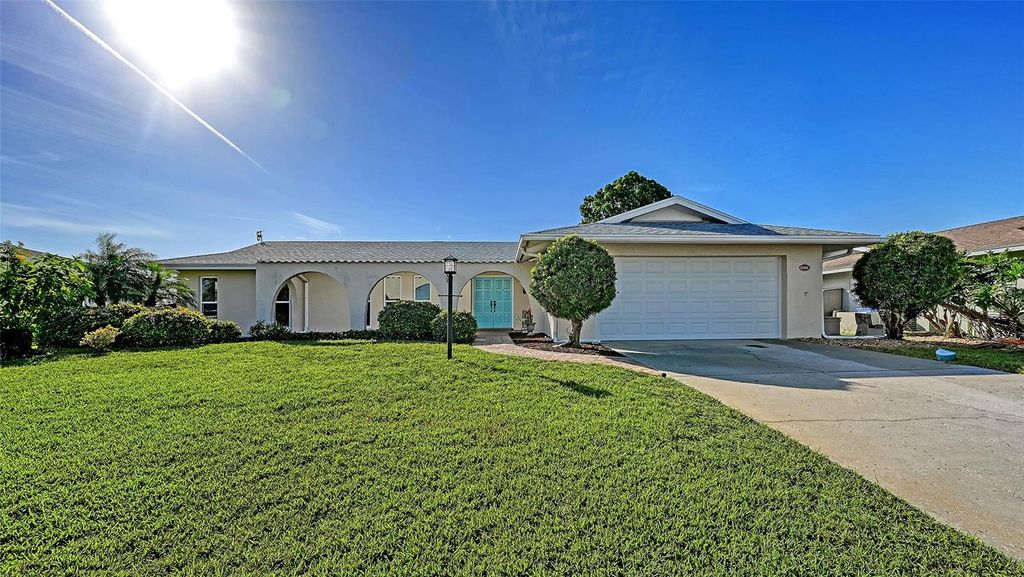 Photo of 6901 13th Avenue W, Bradenton, FL 34209 (MLS # A4675669)