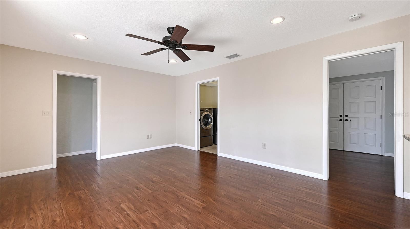 VILLAGE GREEN OF BRADENTON - Residential