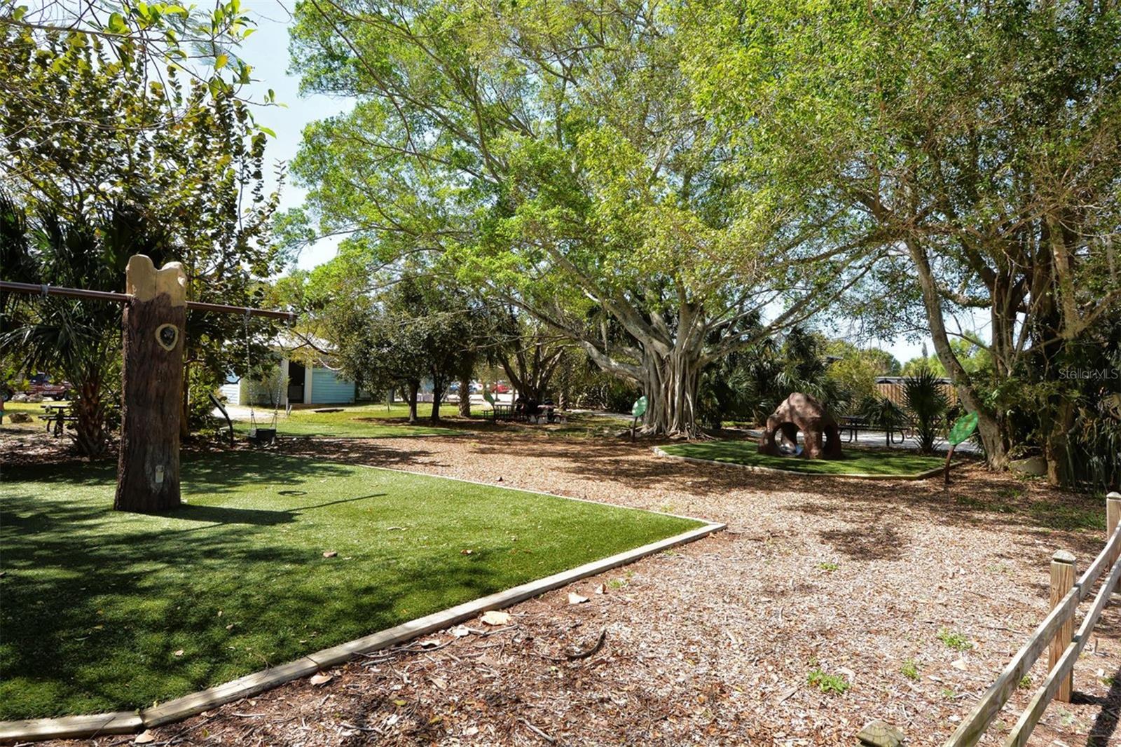 VILLAGE GREEN OF BRADENTON - Residential