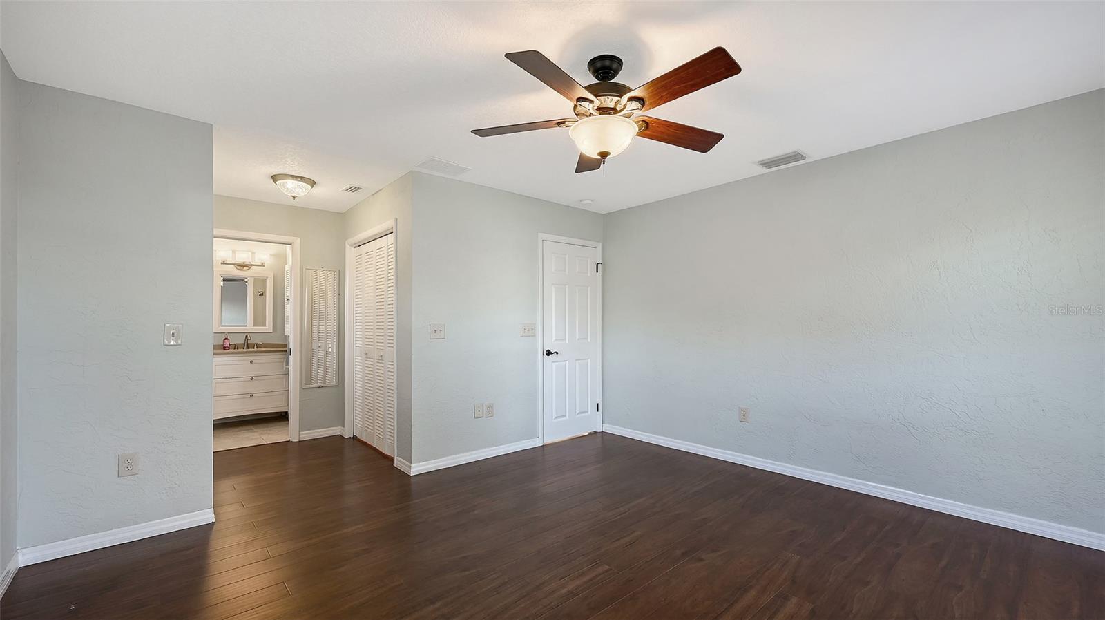 VILLAGE GREEN OF BRADENTON - Residential