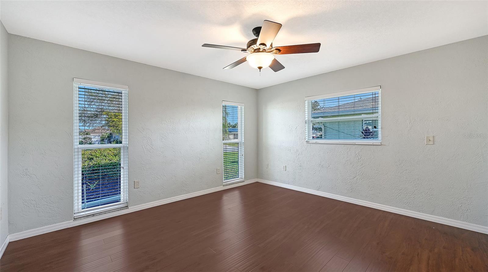 VILLAGE GREEN OF BRADENTON - Residential