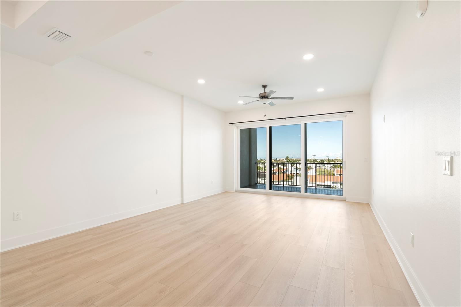 THE RESIDENCES AT TOWN CENTER - Residential