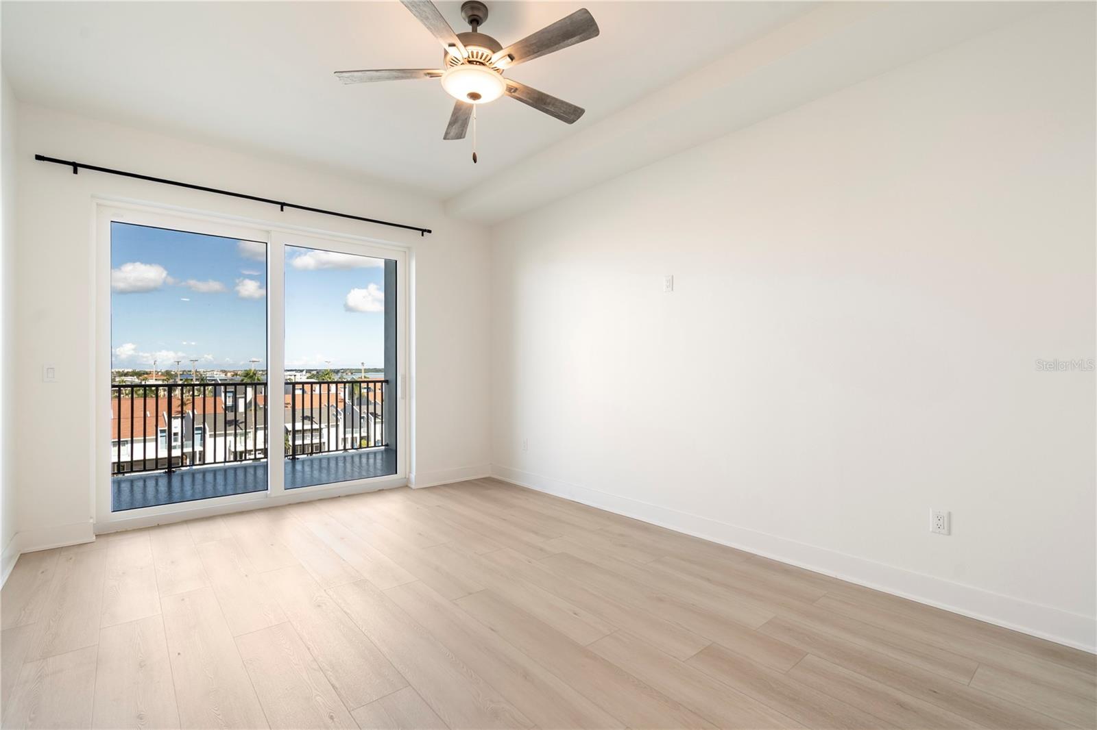 THE RESIDENCES AT TOWN CENTER - Residential