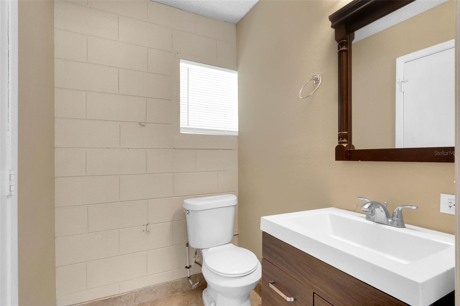 LAKE OPAL ESTATES - Residential Lease