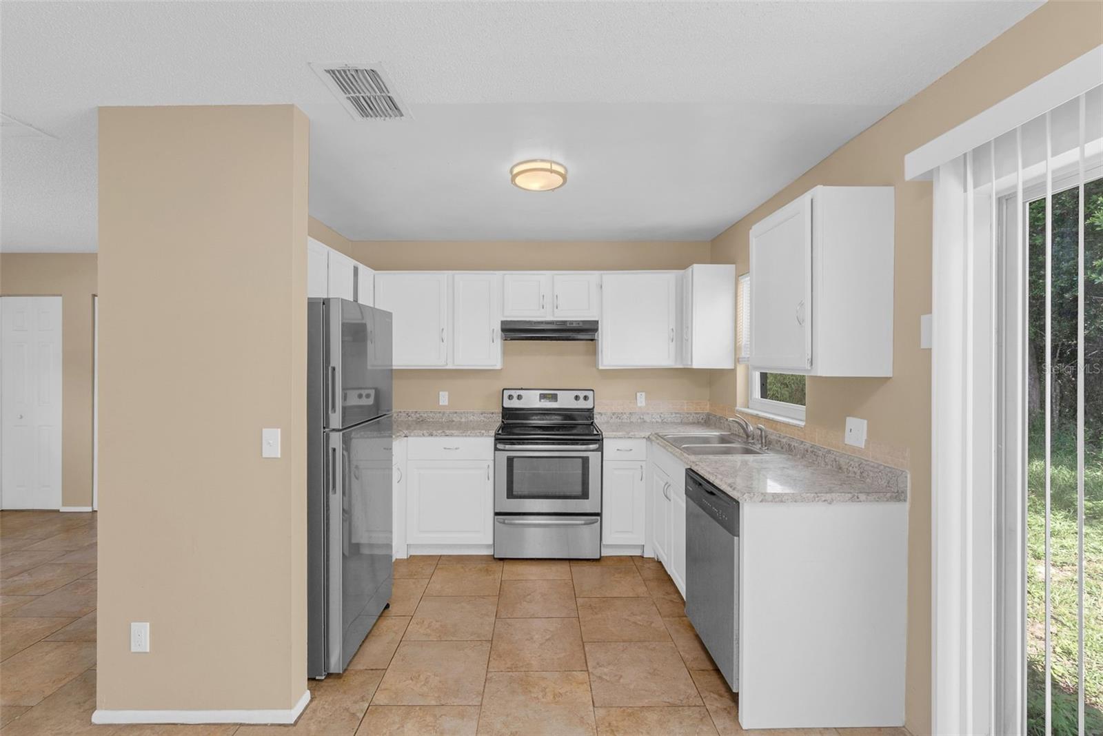 LAKE OPAL ESTATES - Residential Lease