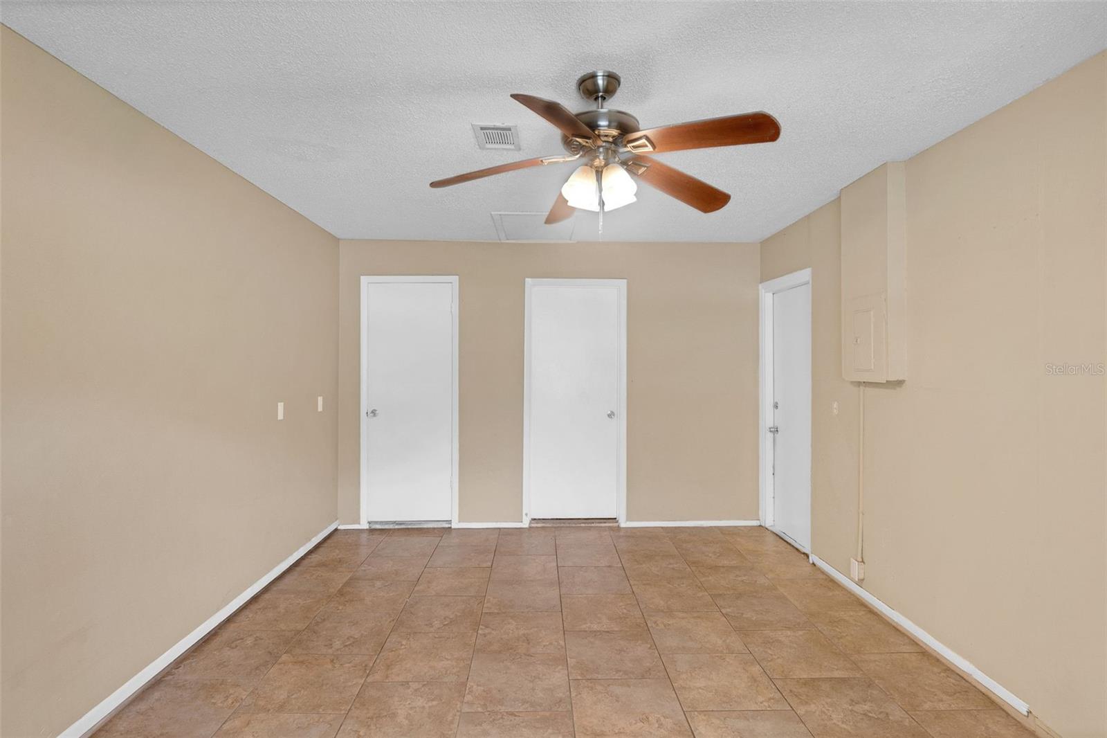 LAKE OPAL ESTATES - Residential Lease
