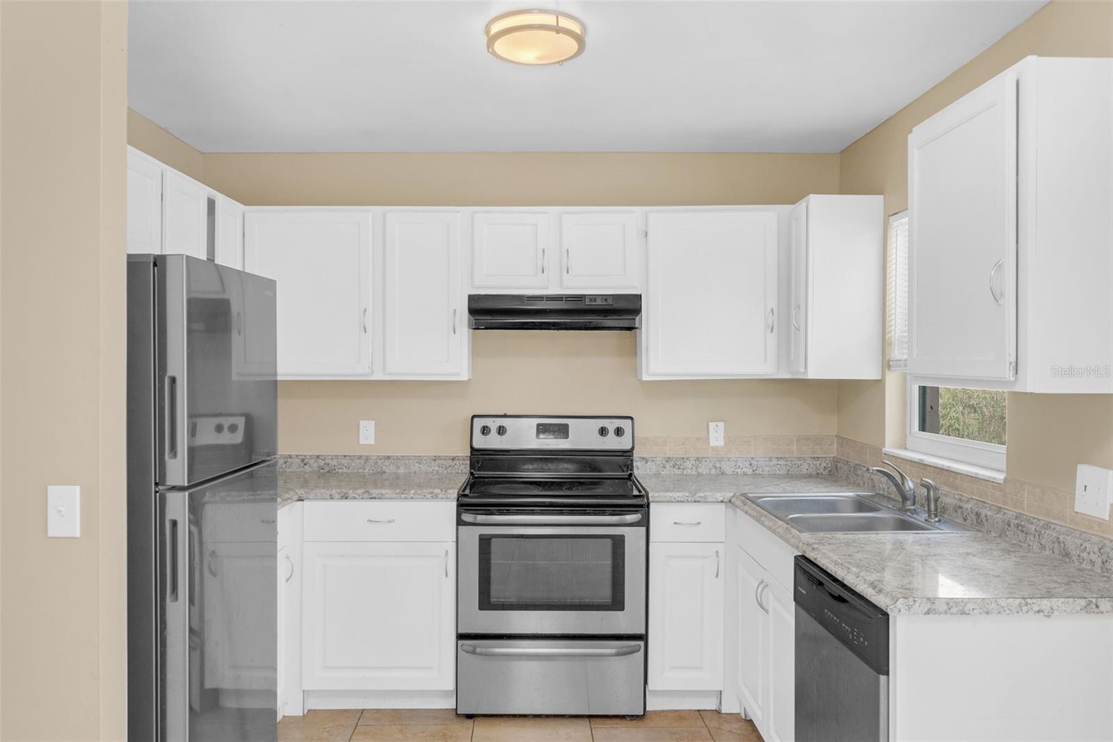 LAKE OPAL ESTATES - Residential Lease