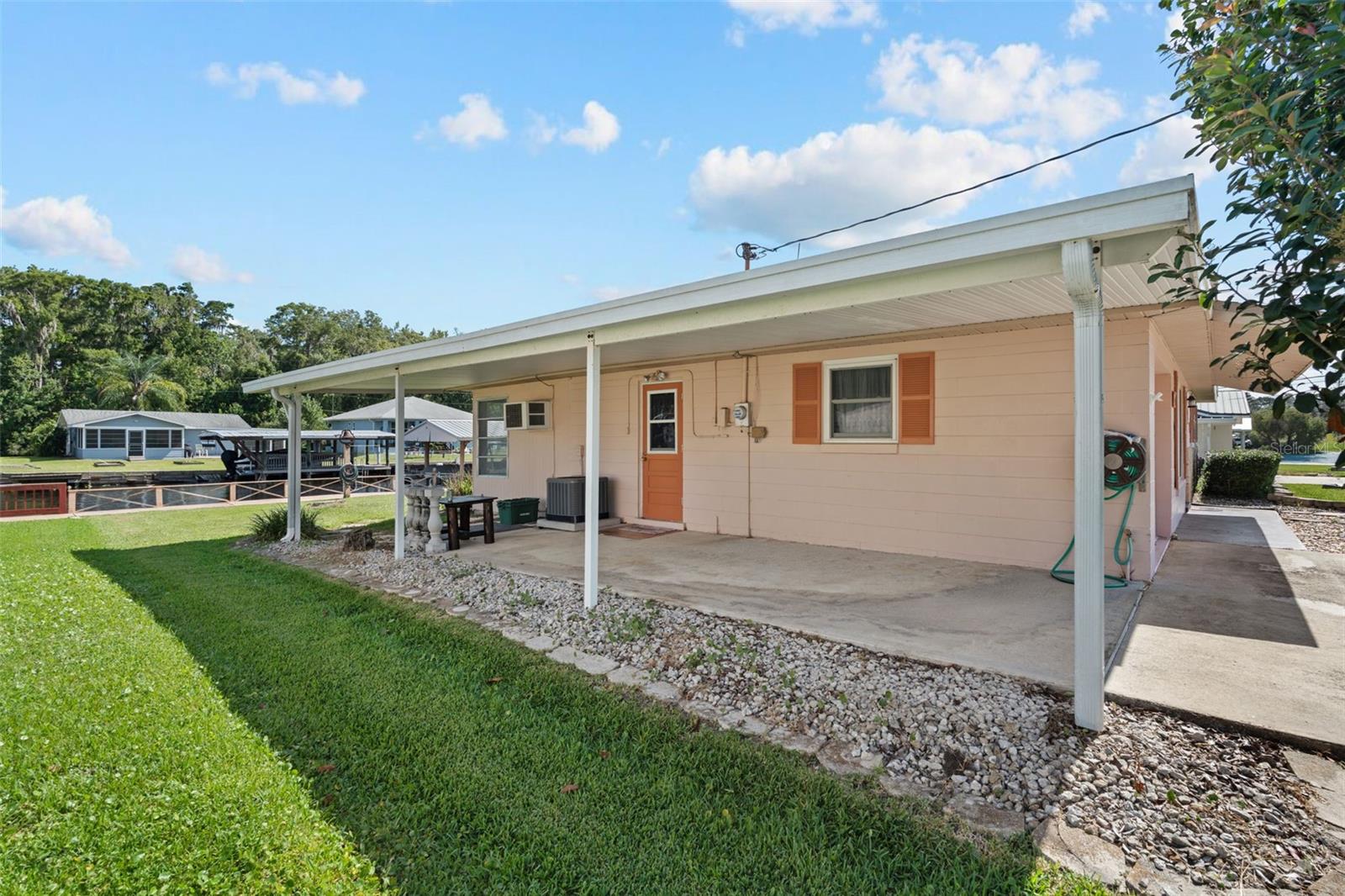 1630 PARADISE LANE