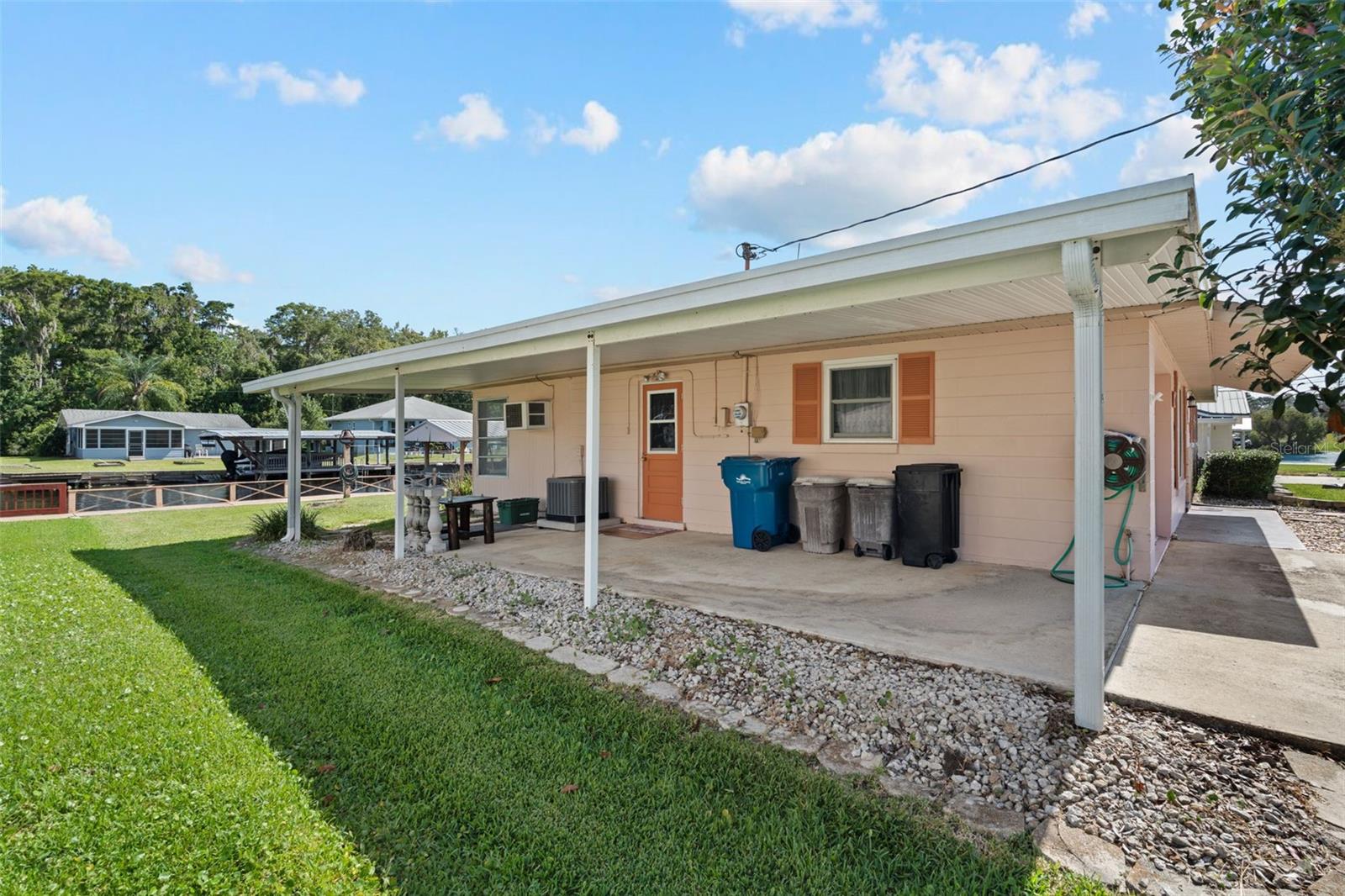 1630 PARADISE LANE