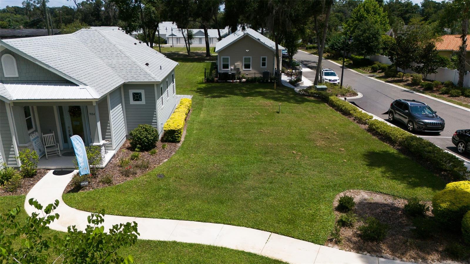 900 AZALEA WALK CIR