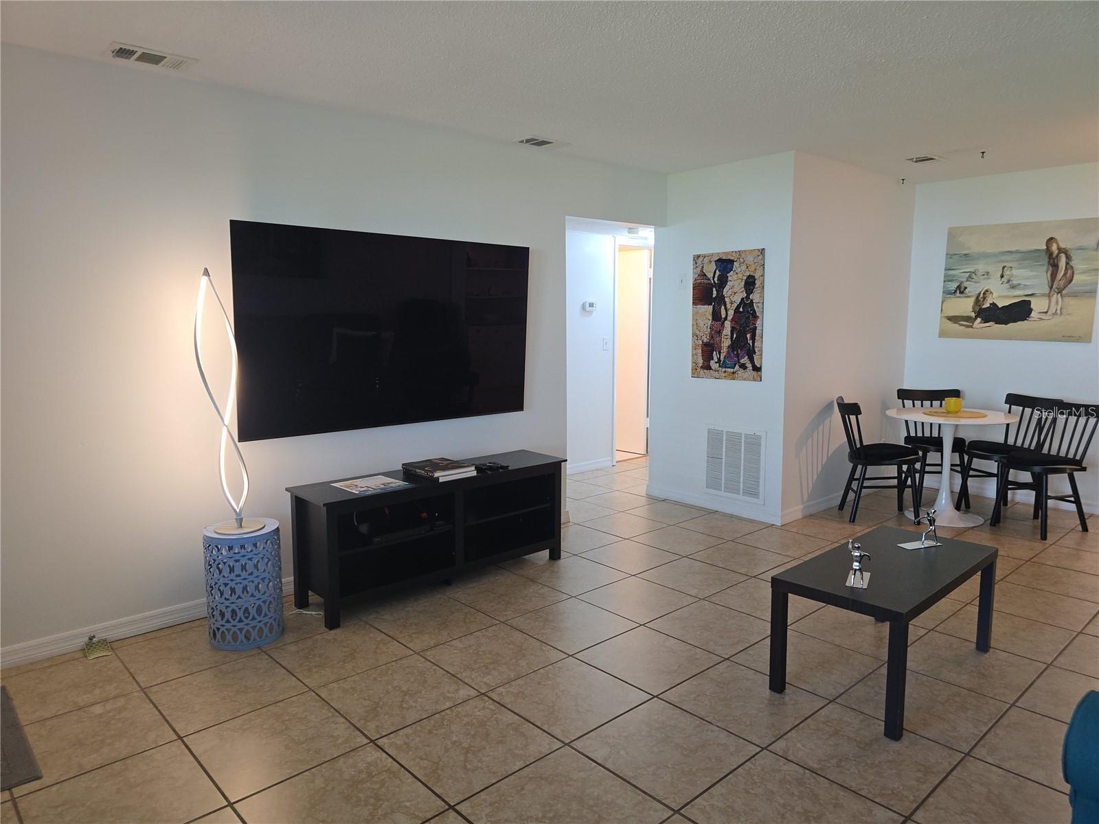 PARADISE SHORES - Residential Lease