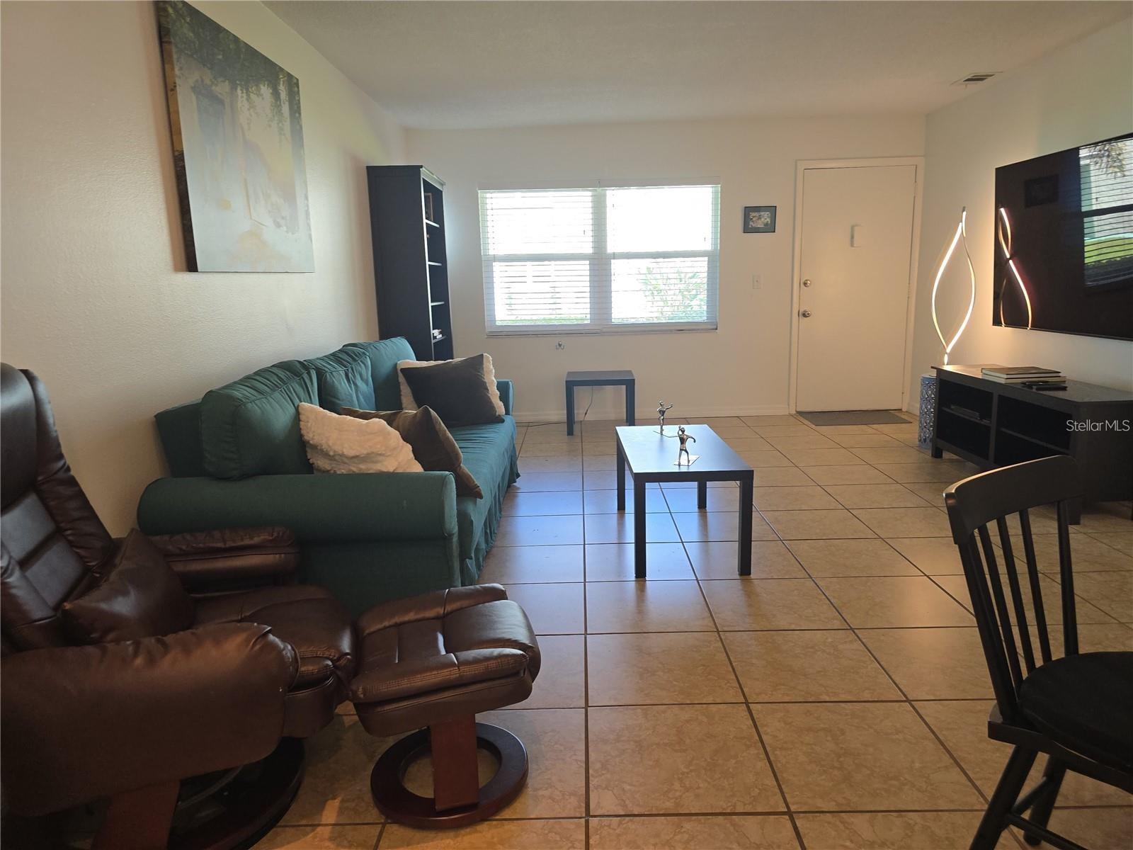 PARADISE SHORES - Residential Lease