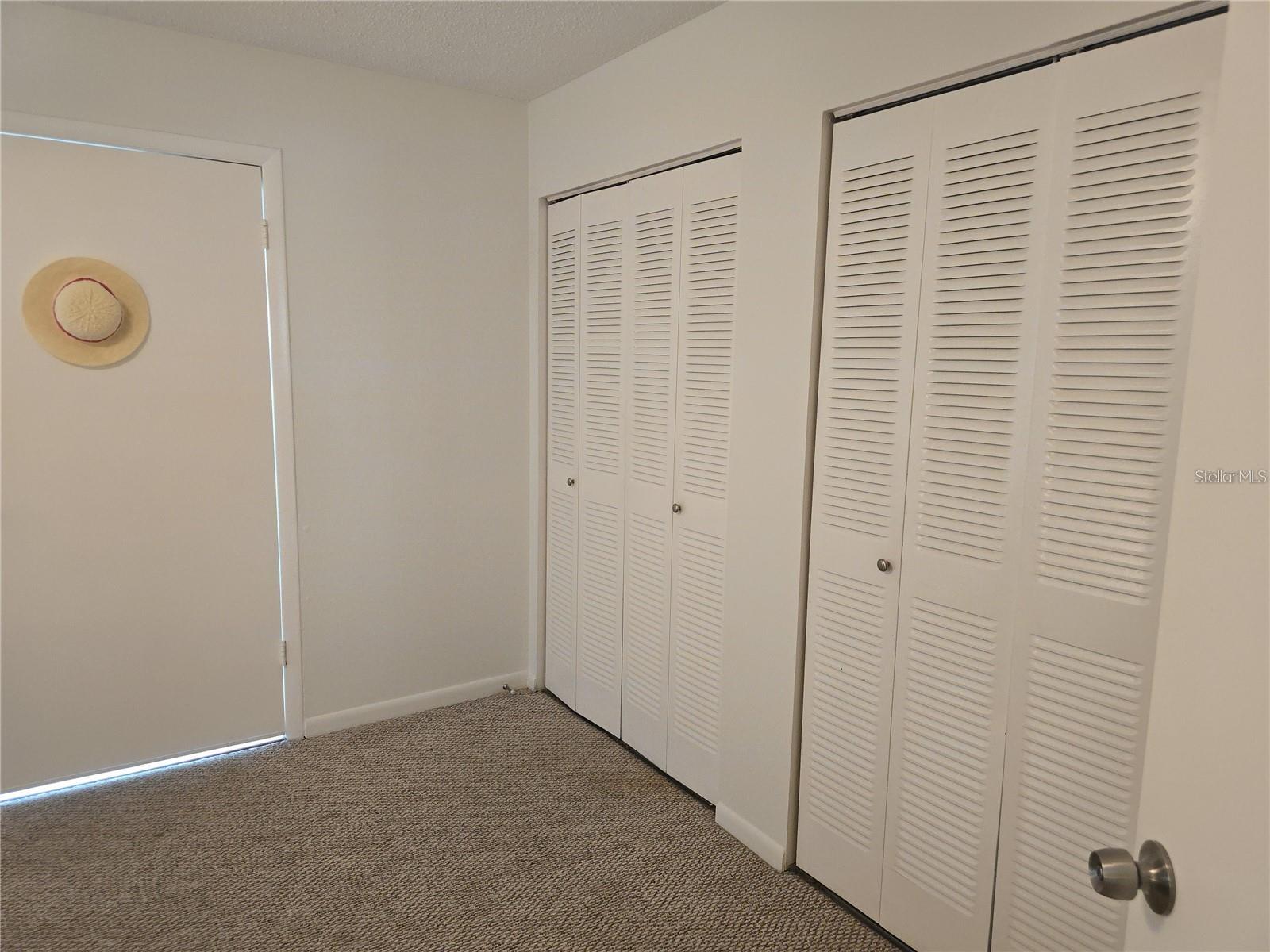 PARADISE SHORES - Residential Lease