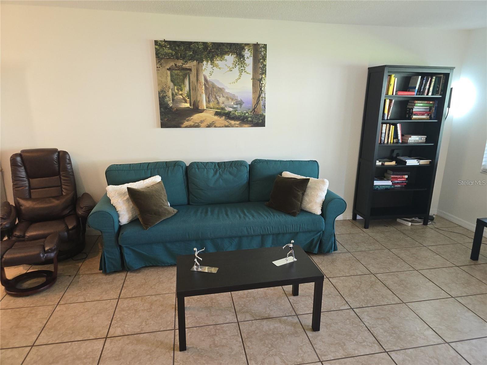 PARADISE SHORES - Residential Lease