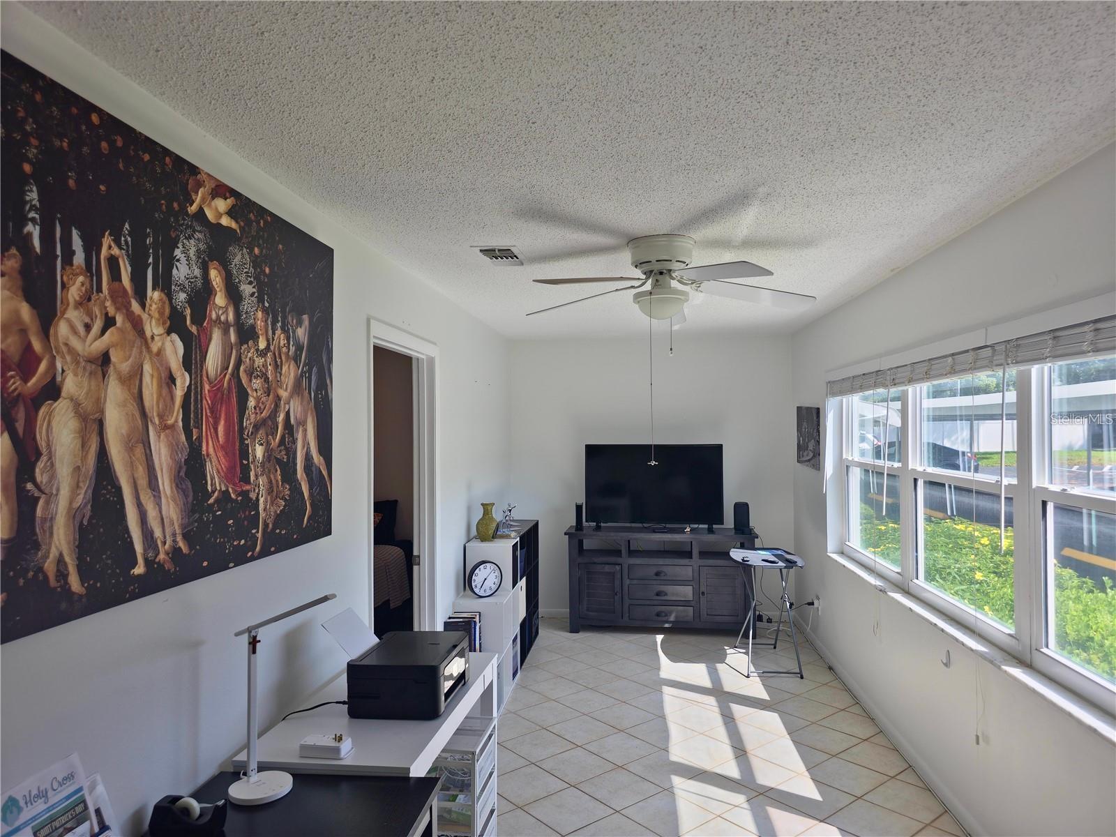 PARADISE SHORES - Residential Lease