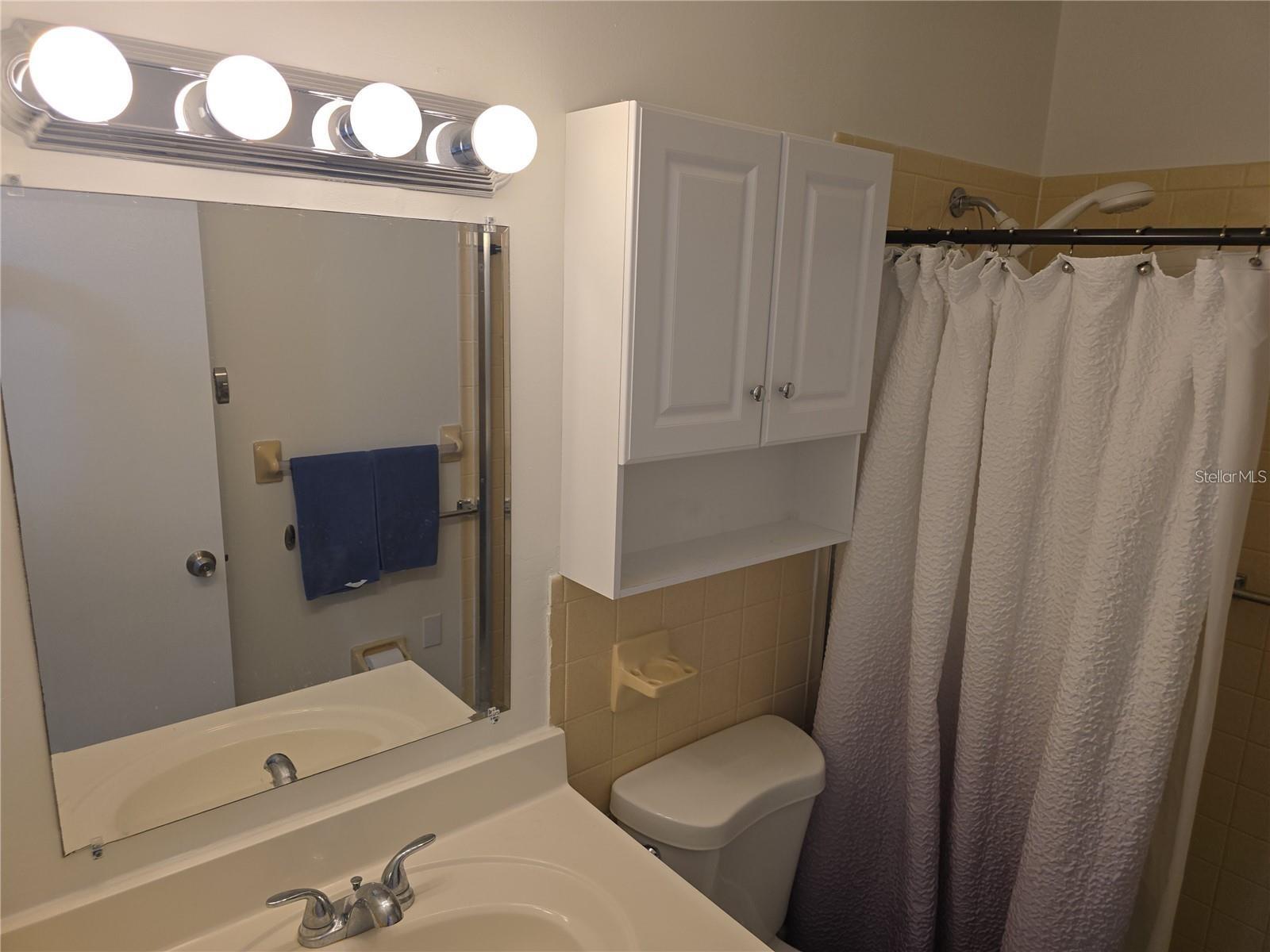 PARADISE SHORES - Residential Lease