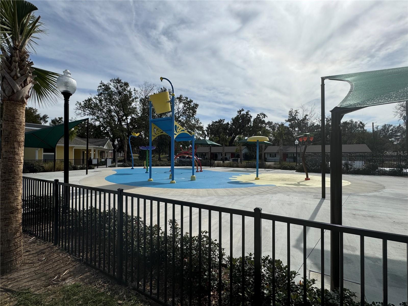 VISTA WALK - Residential