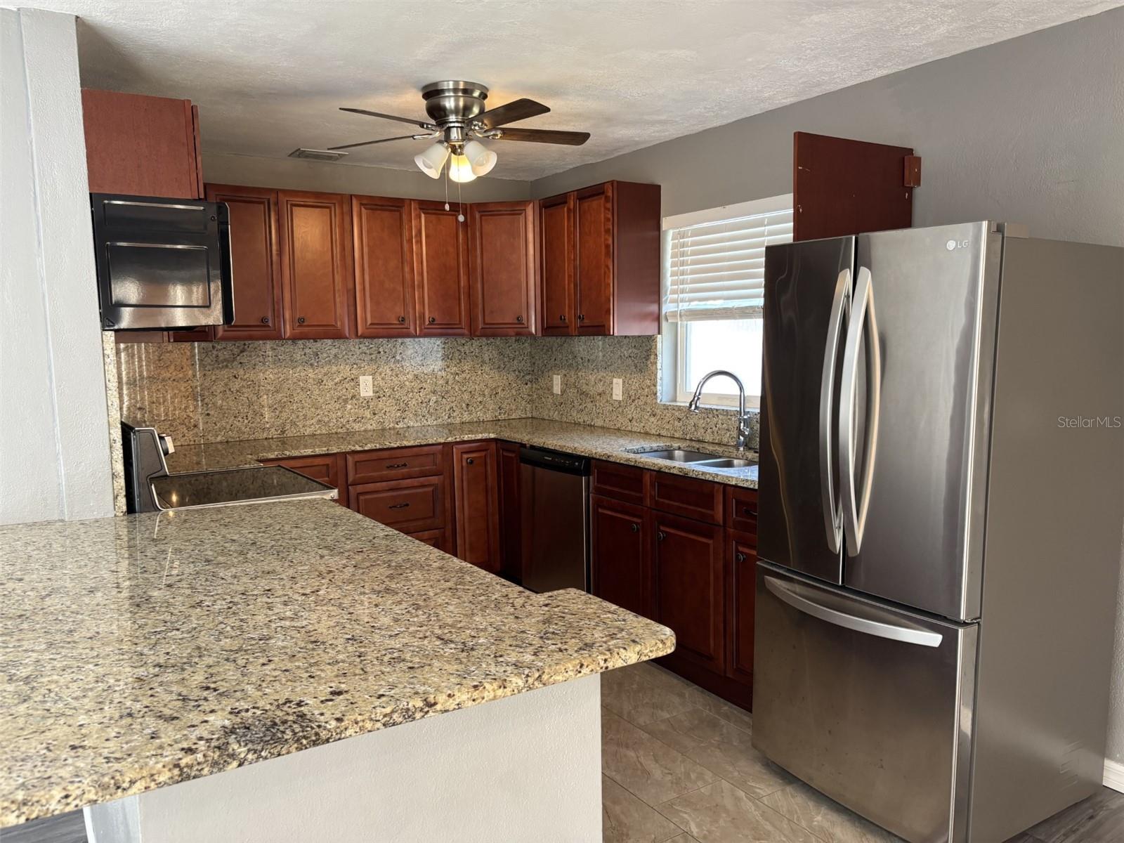 FLOR A MAR - Residential Lease