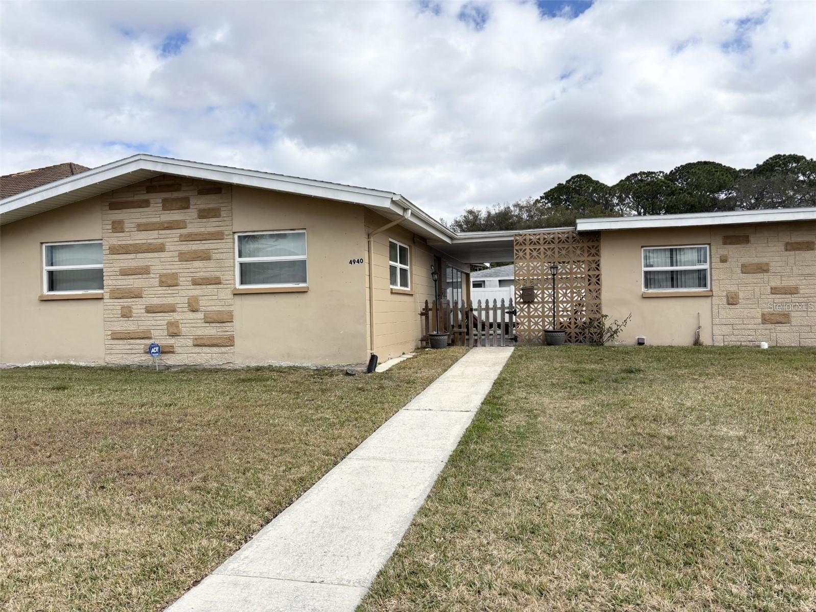 FLOR A MAR - Residential Lease